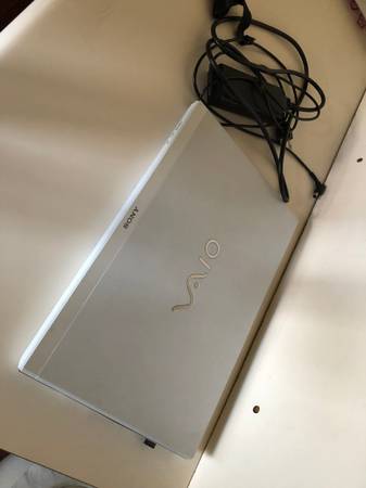 Sony Vaio Laptop Computer Intel Core i7 2.2GHz - LIKE NEW - $980 (alameda)63470927036545121