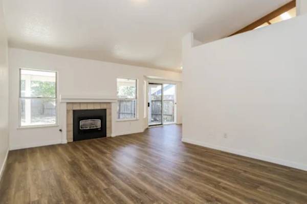 $1,500 / 3br - 1240ft2 - STAY IN PARADISE (Elk Grove)64043493181825122