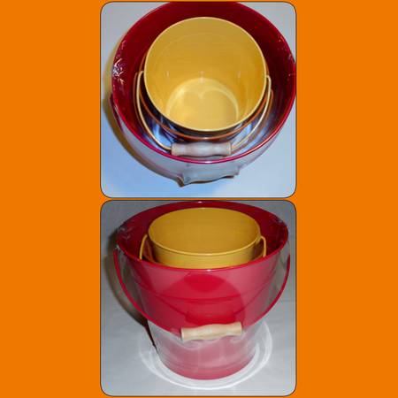 3 different colored buckets - new - sealed 1