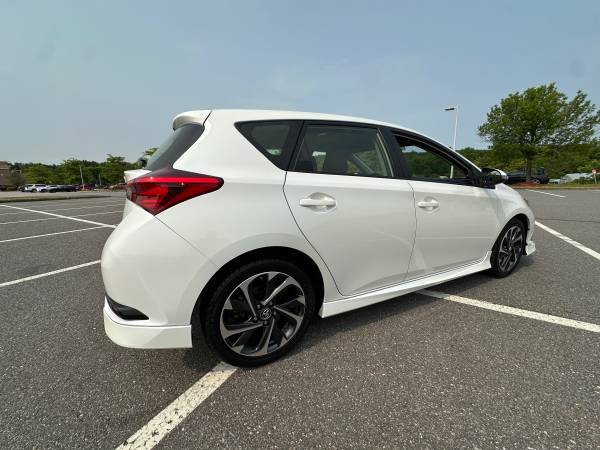 2017 Toyota Corolla IM GORGEOUS!!!! - $13,999 (Northborough)63615372421249123