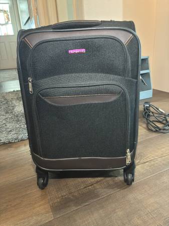 Samsonite Softside Suitcase 1
