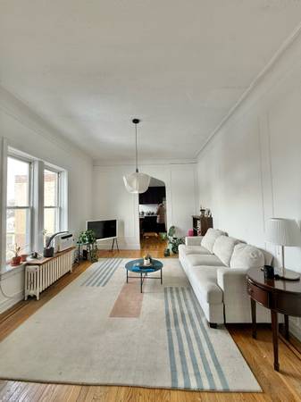 Charming 1BR ✨ | BedStuy | Pre-War-Renovated | Toms of Windows | King-Size Bed 1