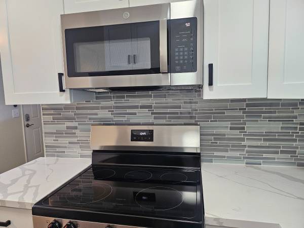 $2,495 / 1br - Modern Palo Alto/Mountain View Apartment "Bt Properties" (palo alto)64055523967361121
