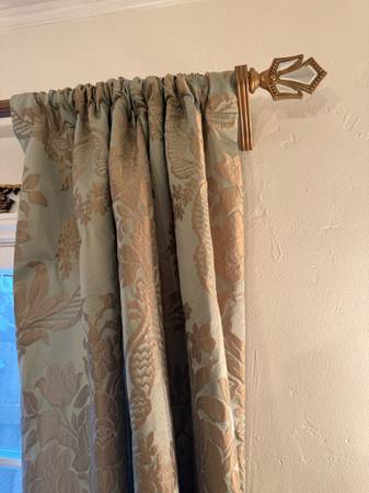 Cortinas doradas y turquesa claro x92 - $30 (West Hollywood)63471467780355122