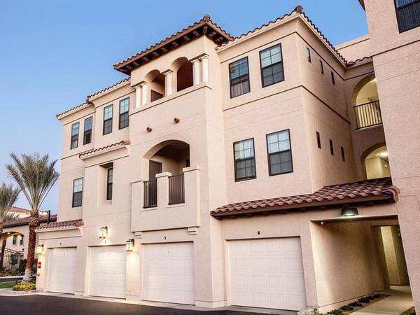 $1,824 / 2br - 1147ft2 - Garages Available, Fitness Center, Close to Park, Custom Cabinetry (Tempe)64024999792642123
