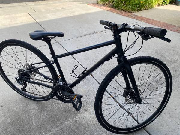 Marin Muirwood hybrid bike / hydraulic disc brake 1