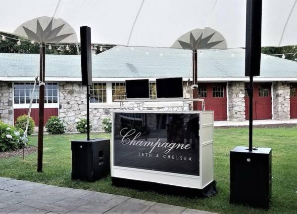 Deejay available for a few dates 2025🎉now booking 2026🎊 1