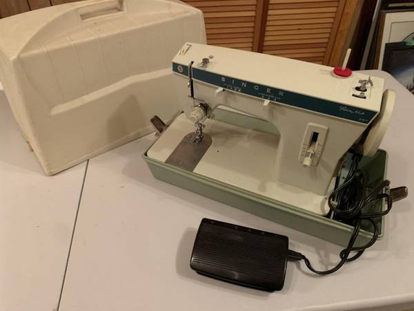 Singer Fashion Mate Sewing Machine 1