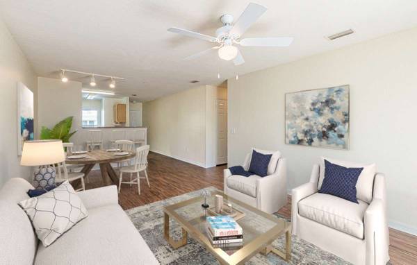 $1,014 / 1br - 887ft2 - Enjoy a little downtime in the clubhouse at Oak Meadows Apartments (Cocoa)63823722087555120