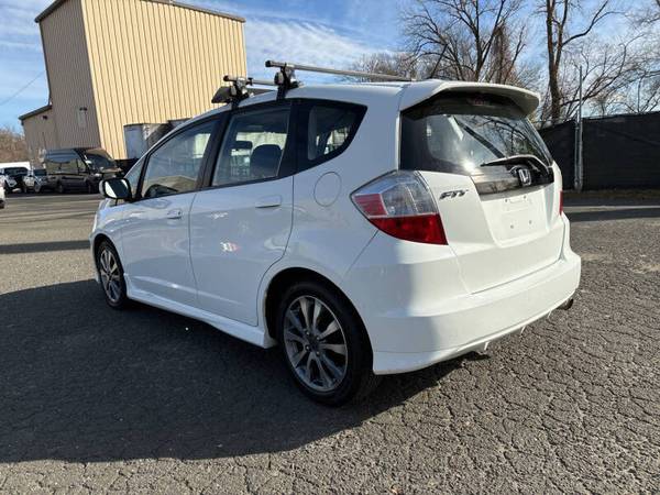 (NO DLR FEE) 2013 Honda Fit Sport automatic runs new!!!  ( We Finance) - $5,700 (CARMEL NY CALL 203 231 1817)63436937118339123