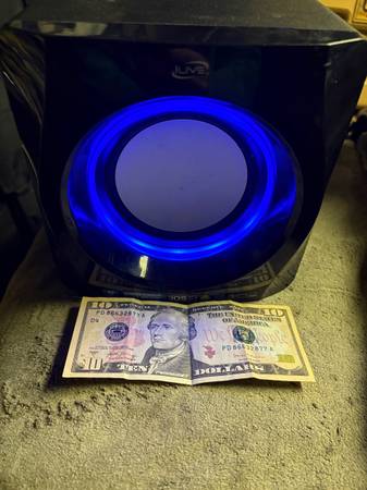 iLive wireless Bluetooth subwoofer bass speaker iOS iPad iPhone ipad 1
