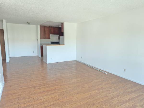 $2,400 / 2br - Nice, Charming & Spacious 2 Bedroom w/ hardwood floors, walk to Lake (oakland lake merritt / grand)63936604559491121