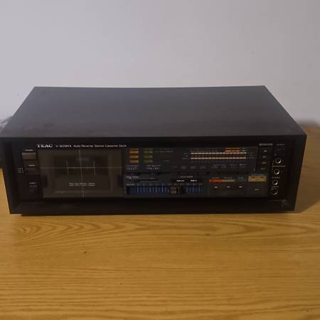 TEAC V-909RX Auto Reverse Stereo Cassette Deck 120V 50/60Hz Powers ON Tested 1