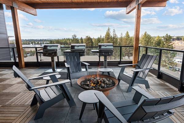 $1,514 / 505ft2 - Meet the Shevlin! (Bend)63839292437891123