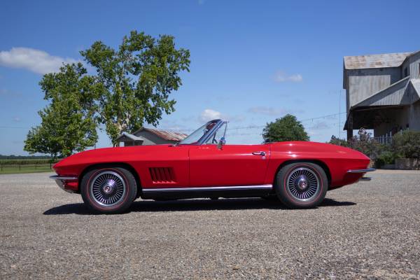 Convertible Chevrolet Corvette 427/435 de 1967 - $167,00063470430244867121
