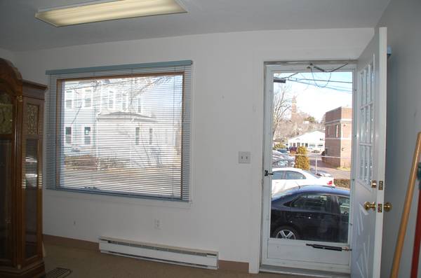 $700 / 351ft2 - Oficina de 2 habitaciones (351 pies cuadrados/$700) disponible (Marblehead, MA) (Marblehead)63810013077121121