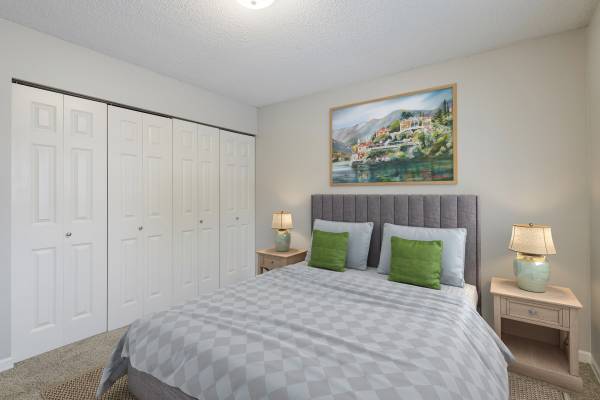 $1,495 / 2br - 950ft2 - ¡Hogar adosado clásico de 2 habitaciones en Shannon Glen! (Rosemount)63990385838850124