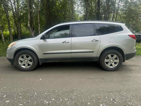2011 Chevy Traverse LT 4x4, fila trasera - $4.200 (Wasilla)63442752867841123