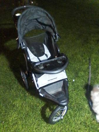 Jogging stroller like new 1