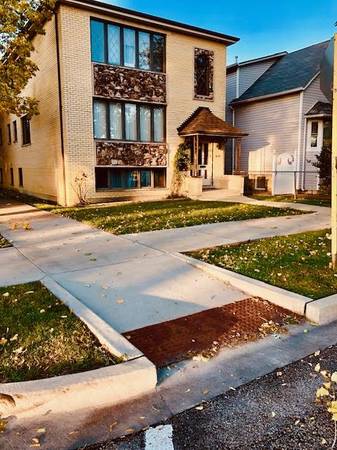 $2,100 / 3br - 1st Floor Spacious 3 Bedroom Utilities Included! (Jefferson Park)64041810811393120