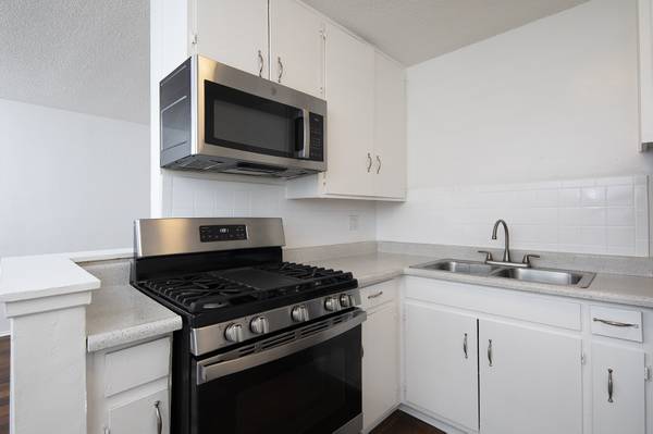 Stunning1 BR, 1 BA  in Gated Community with Parking & on-site Laundry! 1