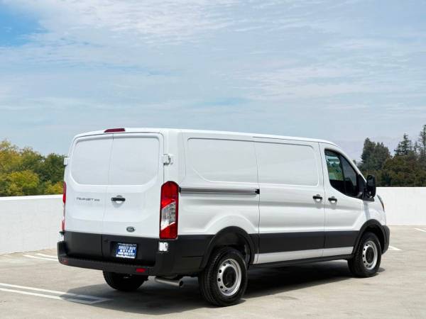 2025 Ford Transit 250 3dr - Photo 9