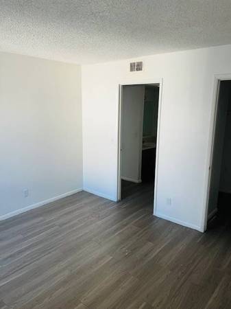 $1,324 / 2br - DISCOVER YOUR NEW HOME, THE FALLS APARTMENTS!!! (GLENDALE)64047539352833121