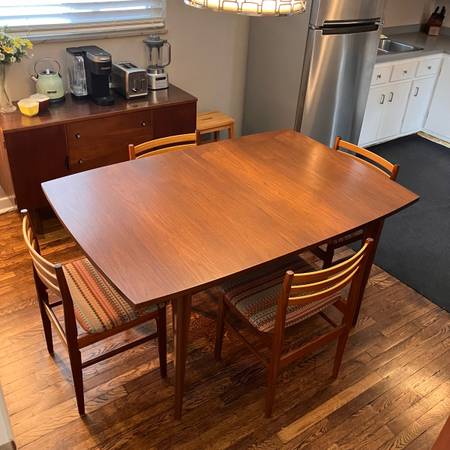 Broyhill “Saga” Dining Table Vintage Mid-Century Modern MCM 1
