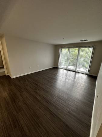 $1,900 / 1br - 790ft2 - Amplios armarios empotrados, centro de fitness, aire acondicionado y calefacción central (180 Woodbury St, Manchester, NH)63656177977985121