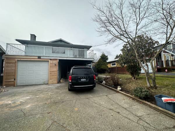 Upper Home in with Large Deck 1