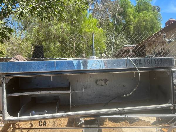 Flat Bed truck, large underbody toolbox 1