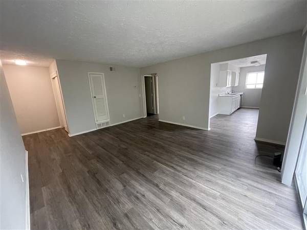$978 / 1br - 800ft2 - Remodeled 1 Bedroom | Available Now | Dog Park + Pool! (10905 North Mill Court, Omaha, NE)63681695570305120
