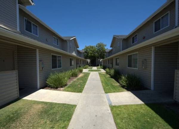 $2,582 / 3br - Deadbolt Locks and Wide Angle Door Viewers, Carport, Dishwasher (1720 South Depot Road, Santa Maria, CA)63663871652355121