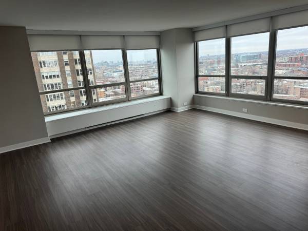 $2,150 / 1br - Beautiful 1 bed with washer/dryer, hw floors, and stainless (South Loop)63781279597827120