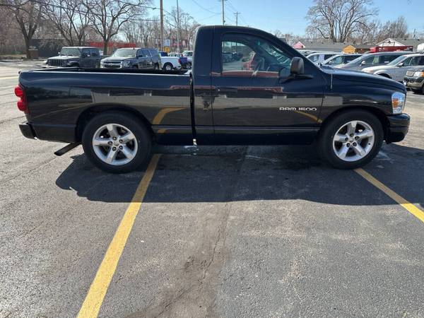 2007 Dodge Ram 1500 ST - $9,990 (Urbana, IL)63469768526465123