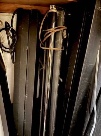 Halloween: Pro Blacklight UV 4ft fixtures w/ 4' true UV bulbs 1