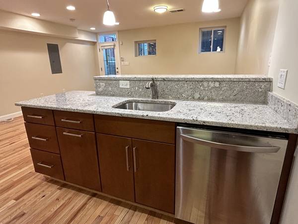 $2,000 / 1br - 700ft2 - One Bedroom  Columbia Heights English Basement Apt Modern Renovated (Washington)64040026617089121