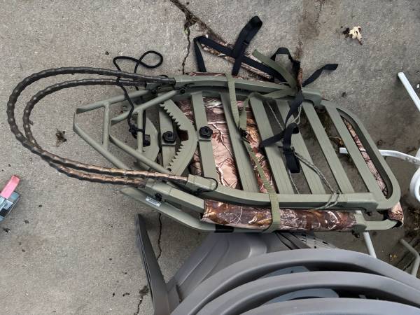 API aluminum tree climber 1