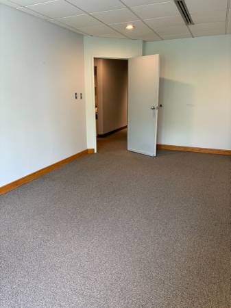 $1,600 / 371ft2 - Bright Corner Windowed Private Office in the Heart of Georgetown (Georgetown)64199871772801122