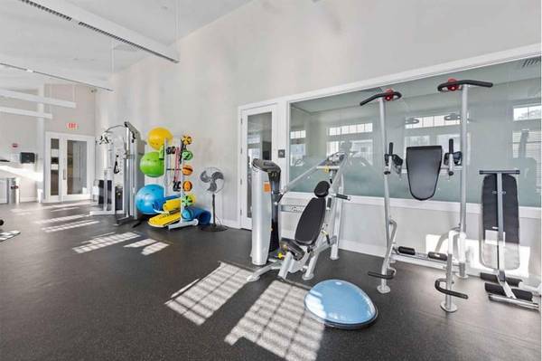 $3,009 / 1br - 1061ft2 - Patio / balcony, Quartz countertops, Tile backsplash63996402740739122