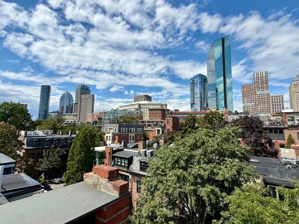 $3,400 / 1br - 600ft2 - South End 1 bed PH ~ Pvt Deck, W/D in Unit, PETS CONSIDERED! Avl NOW (Boston - South End - Appleton St)63863244090115121
