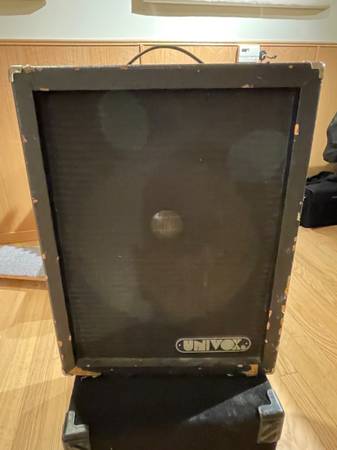 Univox 1x 15 speaker cabinet 1