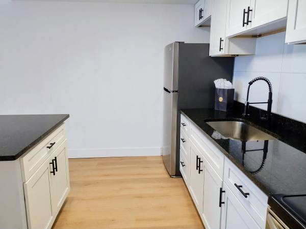 $1,300 / 1br - Move in Today & Cash In! 6 Weeks Free rent on One Bedroom! (2600 Clearlake Road)63846409640707122