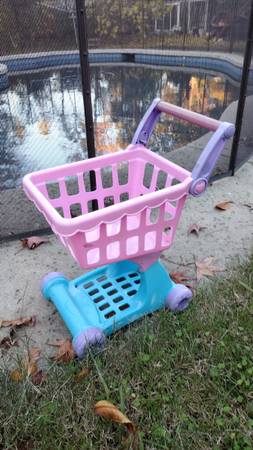Step2 Little Helper's Shopping Cart 1