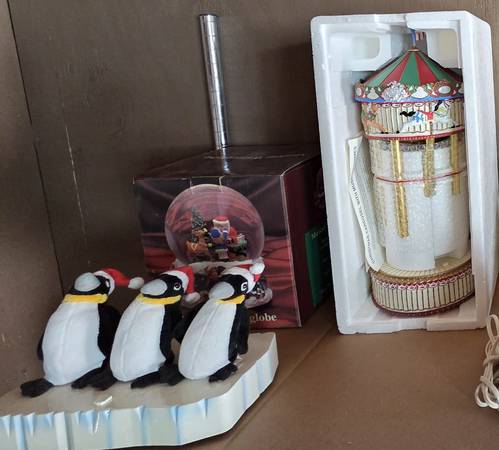 Vintage Christmas Penquins & Carousel 1