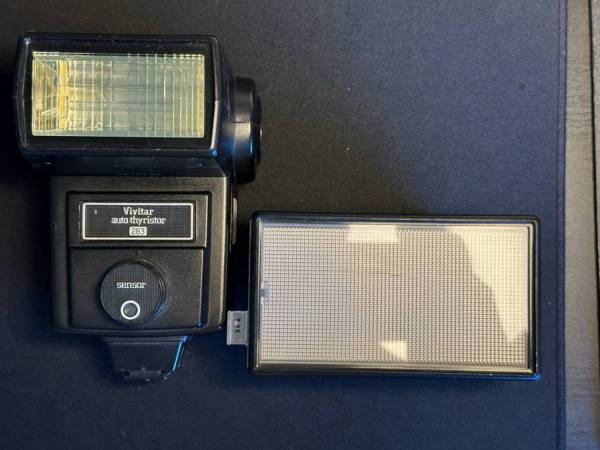 Vivitar Auto Thyristor 283 Flash 1
