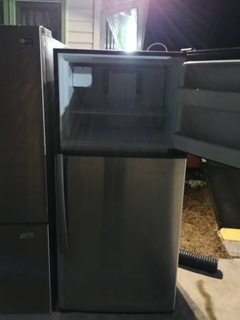 +top/bottom stainless fridge 1