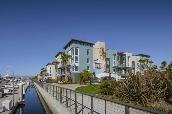 $3,999 / 2br - 1461ft2 - Storage Space, Tub/Shower, Pet Friendly, Oven (Oxnard, CA)63668270662147121