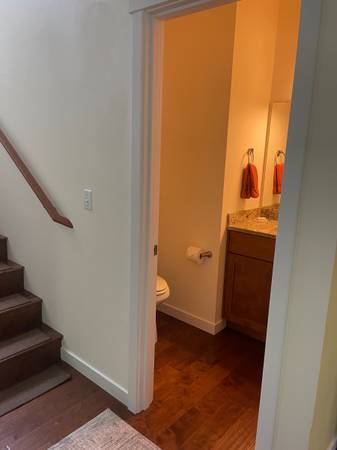 $2,100 / 2br - 01250ft2 - Beautiful 2 bdrm/2.5 bth home in the woods: only 2 miles to downtown! (Port Townsend)63799881370881123