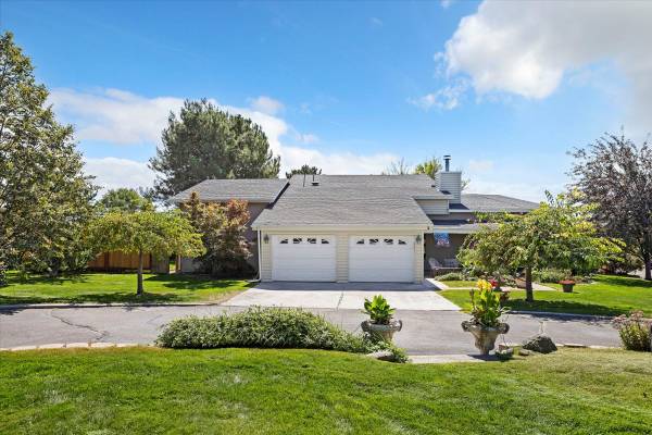 $699,000 / 4br - 2681ft2 - A C A B A D O . D E . E N T R A R . A L . M E R C A D O - $699,000 (Jerome)63904465304962121